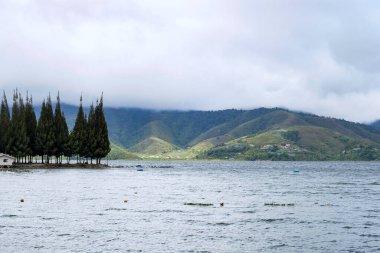 Mescidi Ummi 'den Diatas Gölü manzarası, Alahan Panjang, Batı Sumatera, Endonezya.