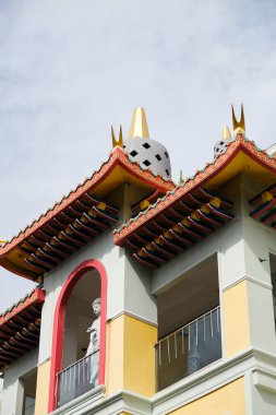 Riau, Endonezya - 29 Ocak 2025: Vihara Dharma Loka 'nın Pekanbaru' daki portresi