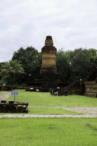 Riau, Endonezya - 25 Ocak 2025: Muara Takus Kampar Regency 'de bir Budist tapınak kompleksi..