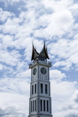 Batı Sumatera, Endonezya - 18 Eylül 2024: Bukittinggi City 'deki Jam Gadang veya Clock Tower' a yakın çekim.