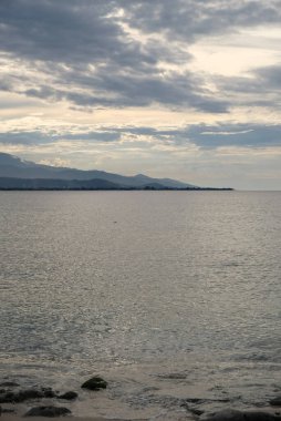 Dili, Timor Leste 'deki Cristo Rei Sahili' nde öğleden sonra atmosferi