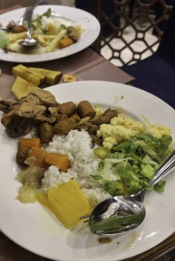 Umrah sırasında otelin yemek menüsü