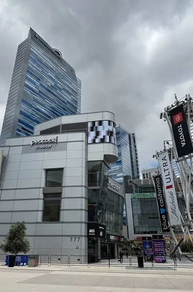 Peacock Tiyatrosu Konferans Salonu, Bulutlu Gün, Los Angeles Şehir Merkezi, 777 Chick Hearn, LA Live, 2028 Yaz Olimpiyatları Boks Ön elemeleri ve Halter, Müzik ve Ödül Gösterileri