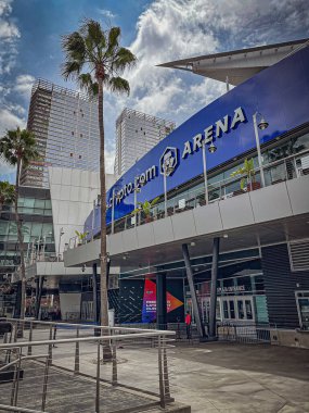 Los Angeles, California USA Crypto.com Arena, LA Live, Downtown. Dan Meis, mimar. 777 Chick Hearn Caddesi, 2028 Yaz Olimpiyatları Meydanı, Jimnastik, Boks. Lakers, Sparks, Kings profesyonel sporları. Graffiti kuleleri, palmiye ağaçları