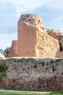 İZNİK, TURKEY - 08 Kasım 2022 İznik 'in merkezindeki Göl Kapısı kalıntıları.