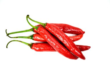 Red Hot Chili Peppers Damlacığı beyaz arkaplanda izole edilmiş su, kırpma yolu, tam derinlik