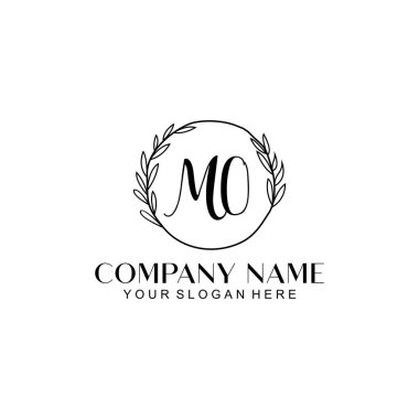 El yazısı M.O. Baş harfleriyle Çiçek Monogram Logosu Seti