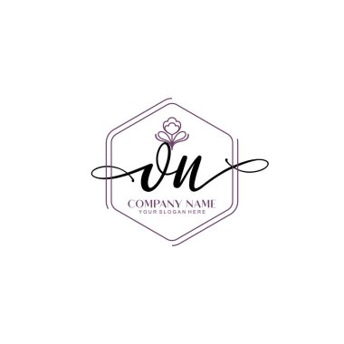 Çiçek ve Min ile Modern El Yazıları İlk Logo Şablonları