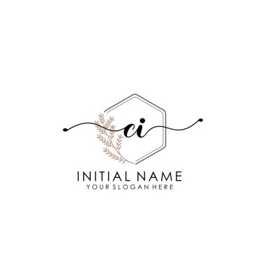 Botanik ve Minimalist Tasarımlı El Yazısıyla CI İlk Logosu