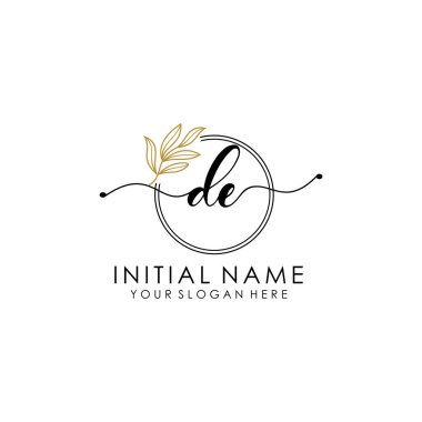 Botanik ve Minimalist Tasarımlı El Yazısıyla DE İlk Logosu