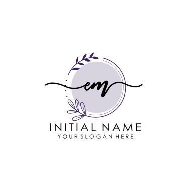 Botanik ve Minimalist Tasarımlı El Yazısıyla EM İlk Logosu