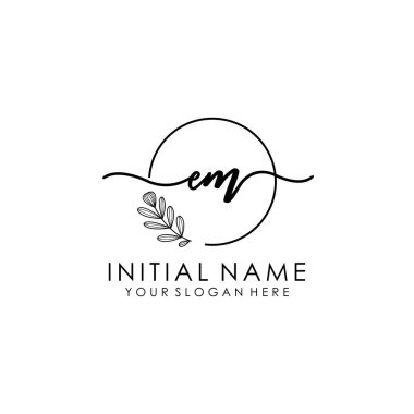 Botanik ve Minimalist Tasarımlı El Yazısıyla EM İlk Logosu