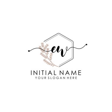Botanik ve Minimalist Tasarımlı El Yazısıyla EW İlk Logo