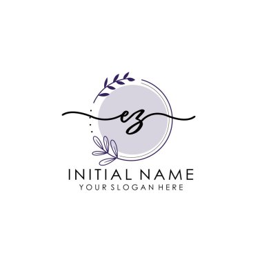 Botanik ve Minimalist Tasarımlı El Yazısıyla EZ İlk Logosu