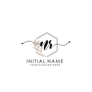 Botanik ve Minimalist Tasarımlı El Yazısıyla NR İlk Logosu