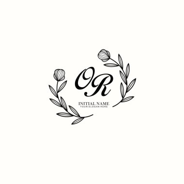 Markalaşma ve Kişisel Kullanım İçin Çiçek veya İlk Logo Koleksiyonu