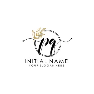 Botanik ve Minimalist Tasarımlı El Yazısıyla PQ İlk Logosu
