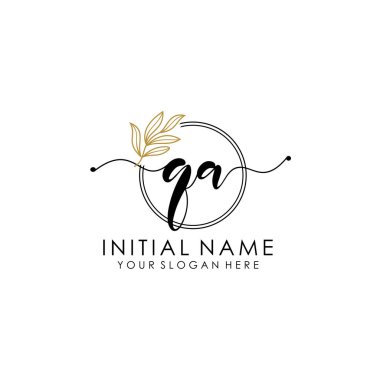 Botanik ve Minimalist Tasarımlı El Yazısıyla Kalite Güvence Logosu