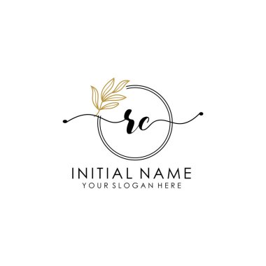 Botanik ve Minimalist Tasarımlı El Yazısıyla RC İlk Logosu