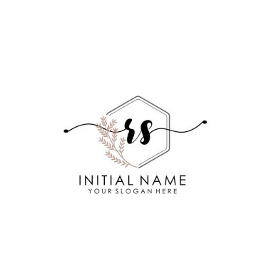 Botanik ve Minimalist Tasarımlı El Yazısıyla SC İlk Logosu