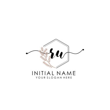 Botanik ve Minimalist Tasarımlı El Yazısıyla RU İlk Logosu