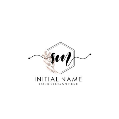 Botanik ve Minimalist Tasarımlı El Yazısıyla SM İlk Logosu