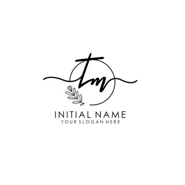 Botanik ve Minimalist Tasarımlı El Yazısıyla TM İlk Logosu