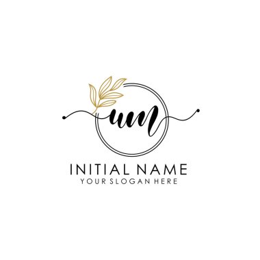 Botanik ve Minimalist Tasarımlı El Yazısıyla UM İlk Logosu