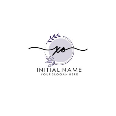 Botanik ve Minimalist Tasarımlı El Yazısıyla İkinci Kaptan Logosu