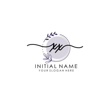 Botanik ve Minimalist Tasarımlı El Yazısıyla XX İlk Logosu