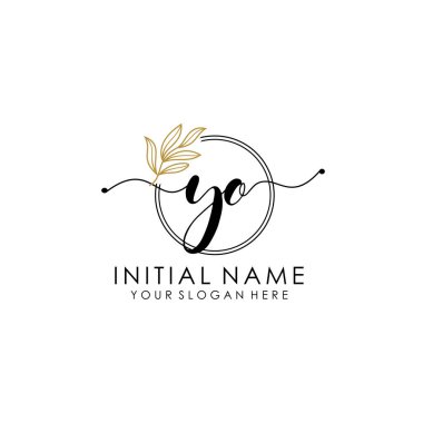 Botanik ve Minimalist Tasarımlı El Yazısıyla YO İlk Logosu