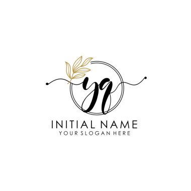 Botanik ve Minimalist Tasarımlı El Yazısıyla YQ İlk Logosu