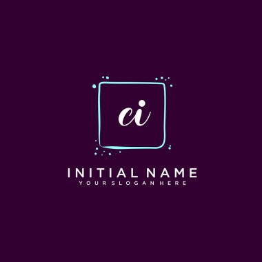 CI Monogramlı Modern Çiçek Baş Logosu