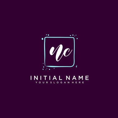 NC Monogramlı Modern Çiçek Baş Logosu