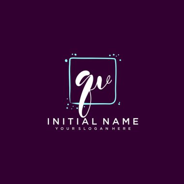 QV Monogramlı Modern Çiçek Baş Logosu