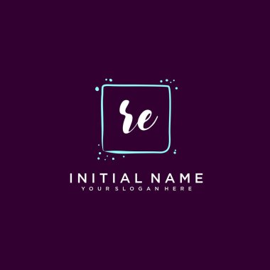 RE Monogramlı Modern Çiçek Baş Logosu