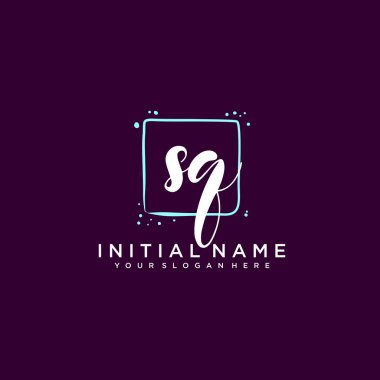 SQ Monogramlı Modern Çiçek Baş Logosu