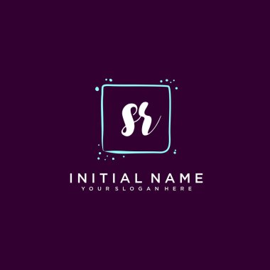 SR Monogramlı Modern Çiçek Baş Logosu