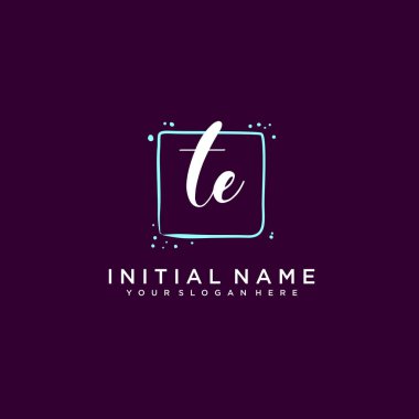 TE Monogramlı Modern Çiçek Baş Logosu