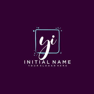 YI Monogramlı Modern Çiçek Baş Logosu