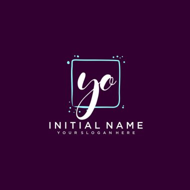 YO Monogramlı Modern Çiçek Baş Logosu