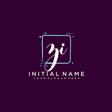 ZI Monogramlı Modern Çiçek Baş Logosu