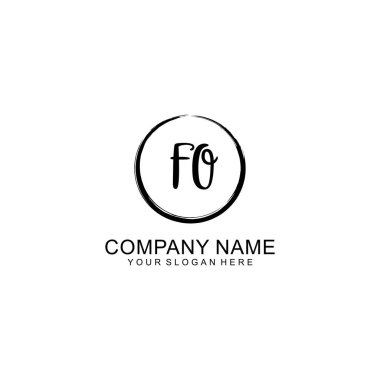 Çember ve Tüy Elementleri ile El Yazılı Fo İlk Logosu