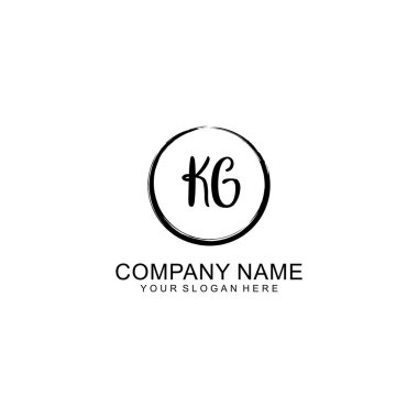 Çember ve Tüy Ögeleriyle El Yazısıyla KG İlk Logosu