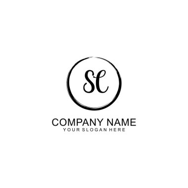 Çember ve Tüy Elementleri ile el yazısıyla yazılmış SC İlk Logosu