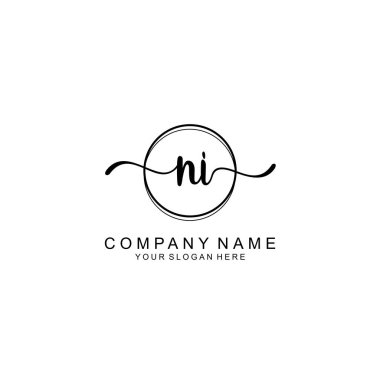 Markalaşma için Minimalist El Yazıları Logosu Tasarımı