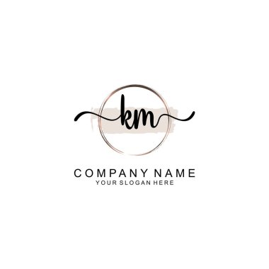 KM Minimalist Markalaşma için El Yazısı Logosu Tasarımı