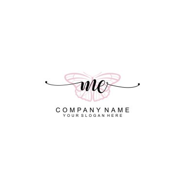 Yumuşak Aksanlı Minimalist El Yazısı M İlk Logoları