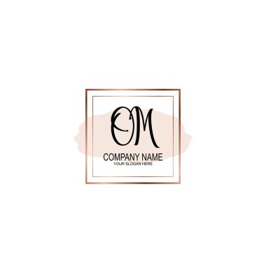 Minimalist el yazısı OM Yumuşak Aksanlı İlk Logolar