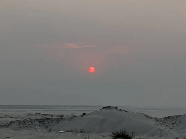 Sahilde güzel bir gün batımı